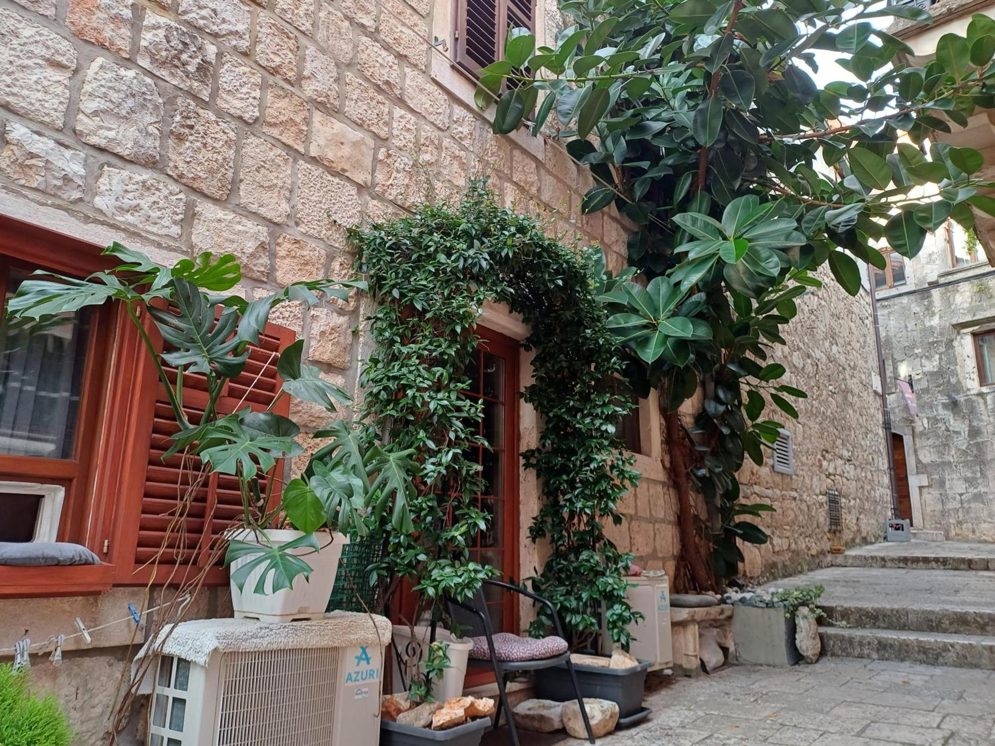 Guest House Jungher Korčula Exteriör bild